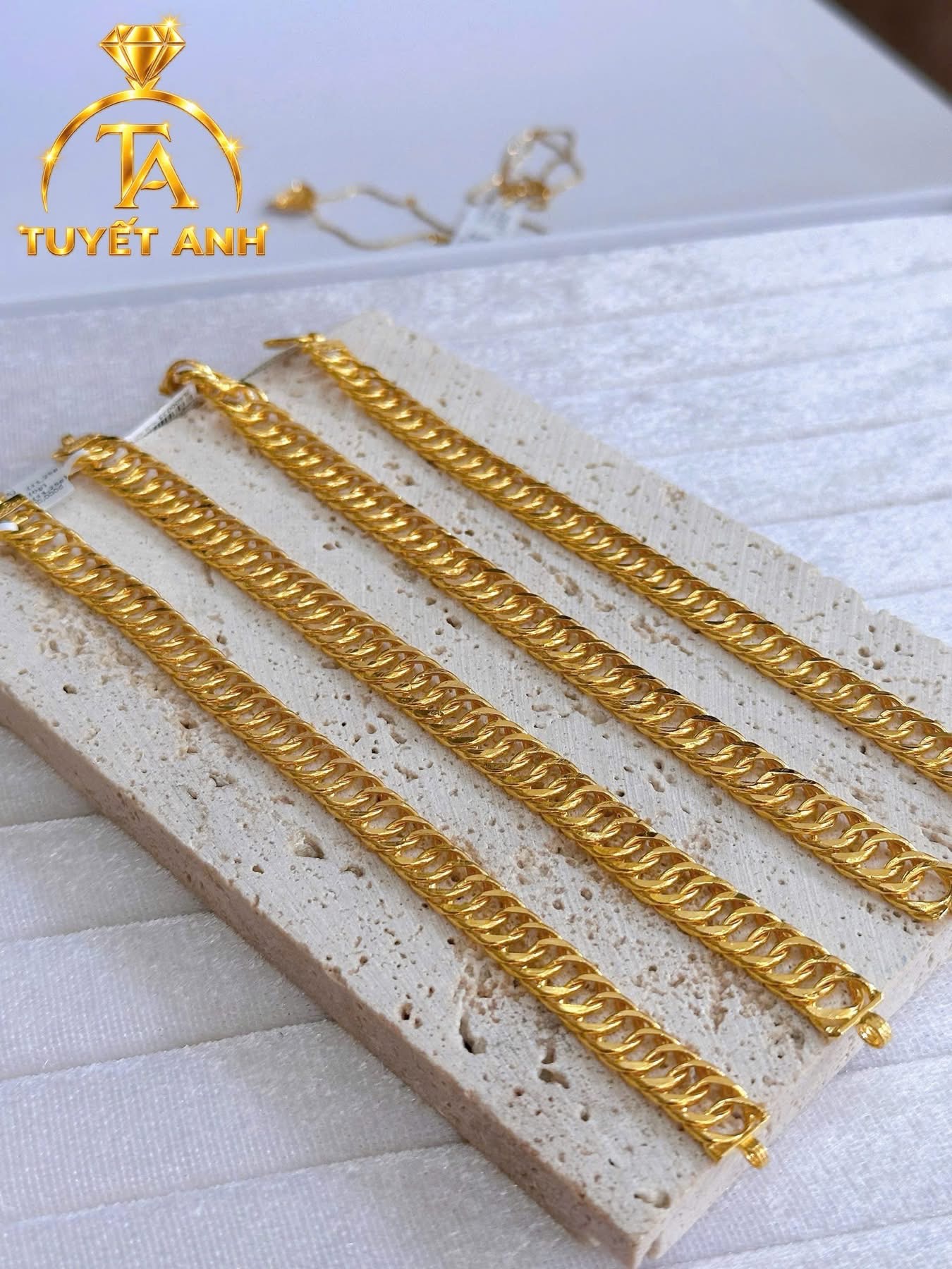 Lắc vàng 24K
