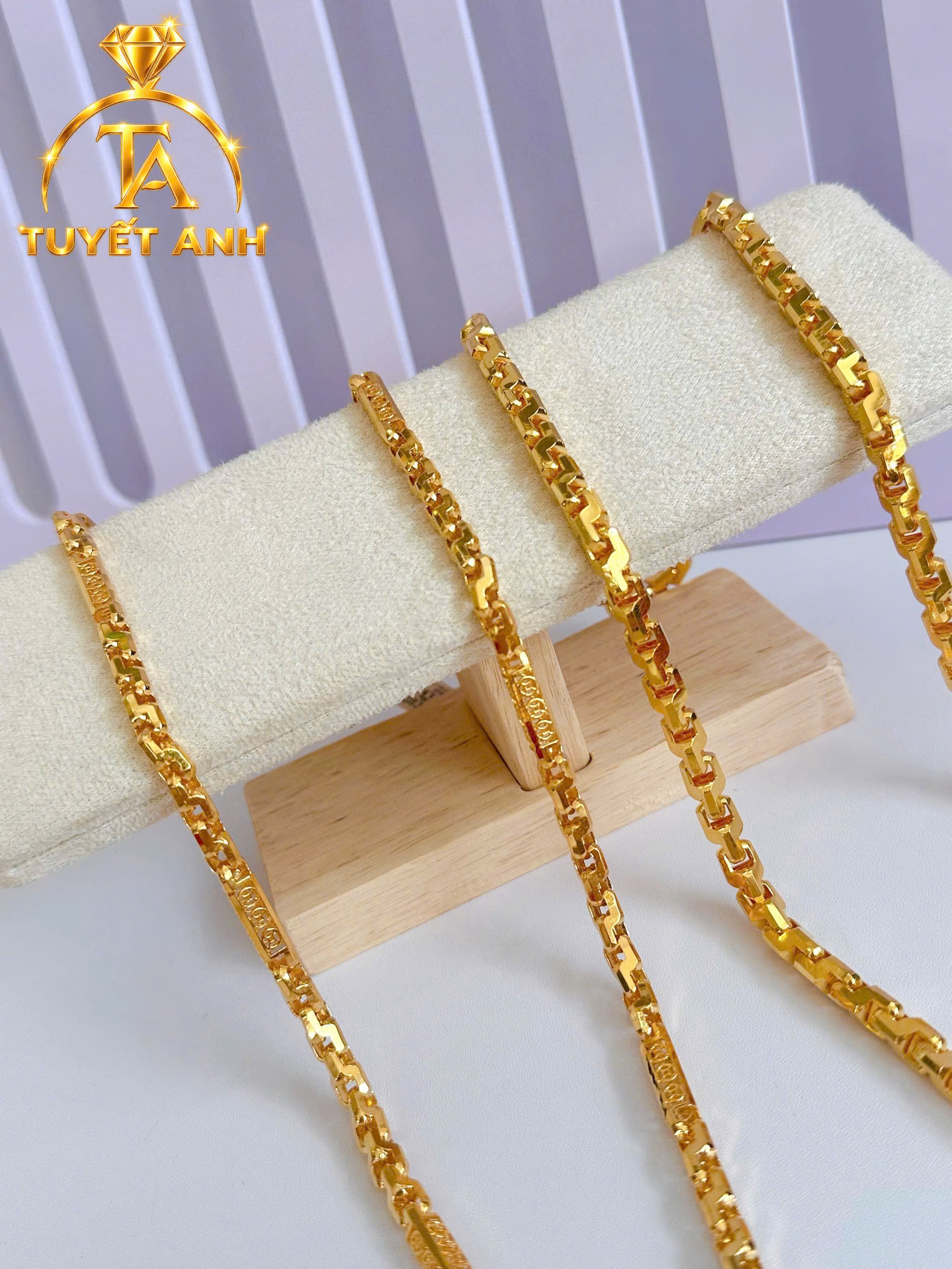 Dây chuyền vàng 610