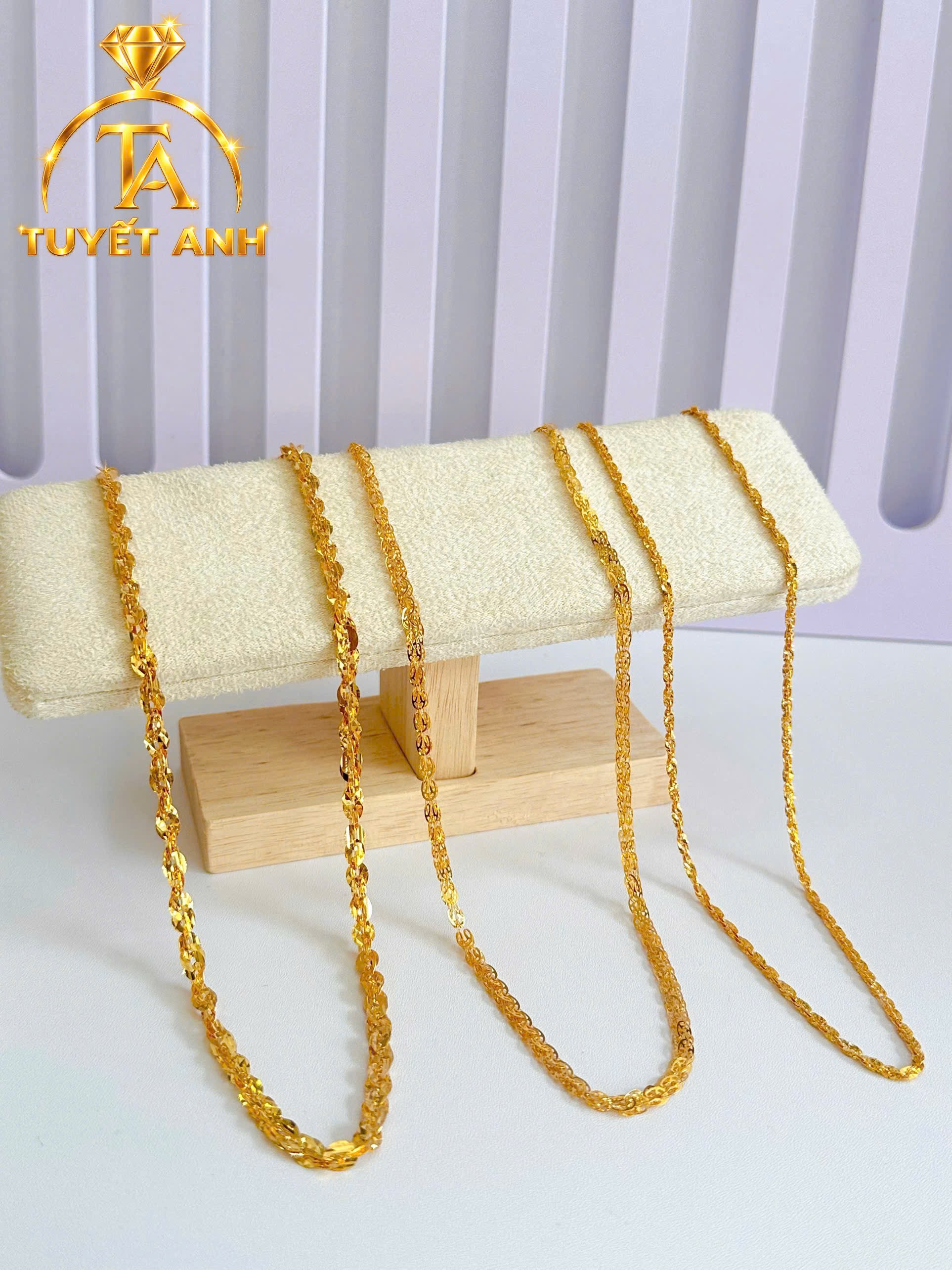 Dây chuyền vàng 610