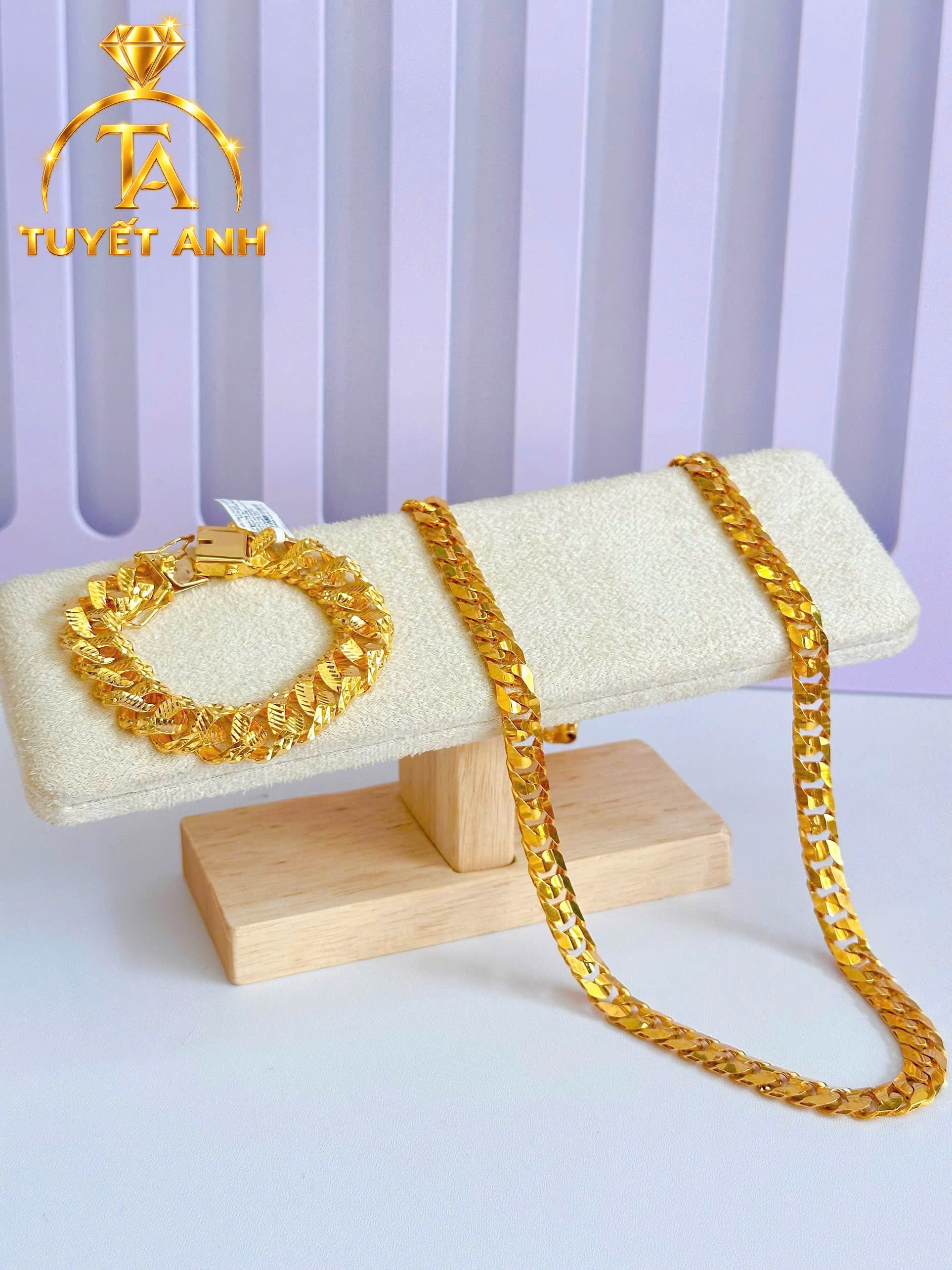 Dây chuyền vàng 610