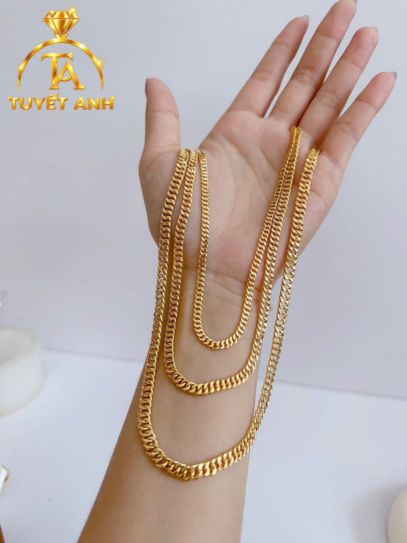 Dây chuyền vàng 610