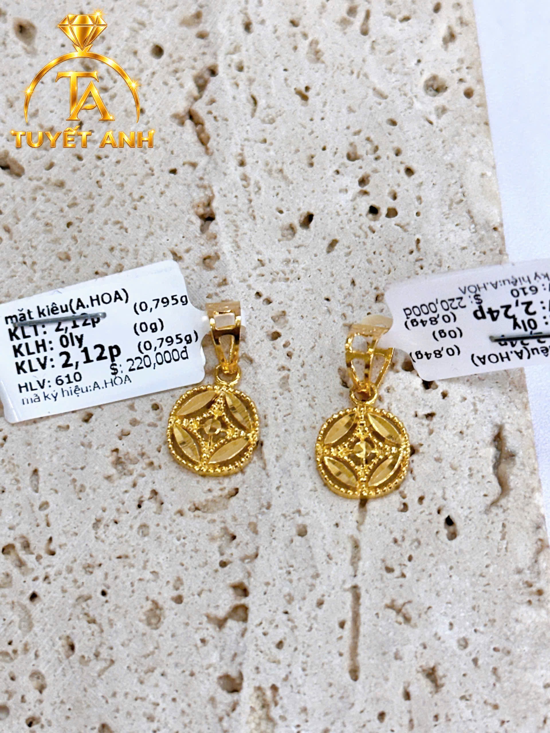 Mặt dây vàng 610