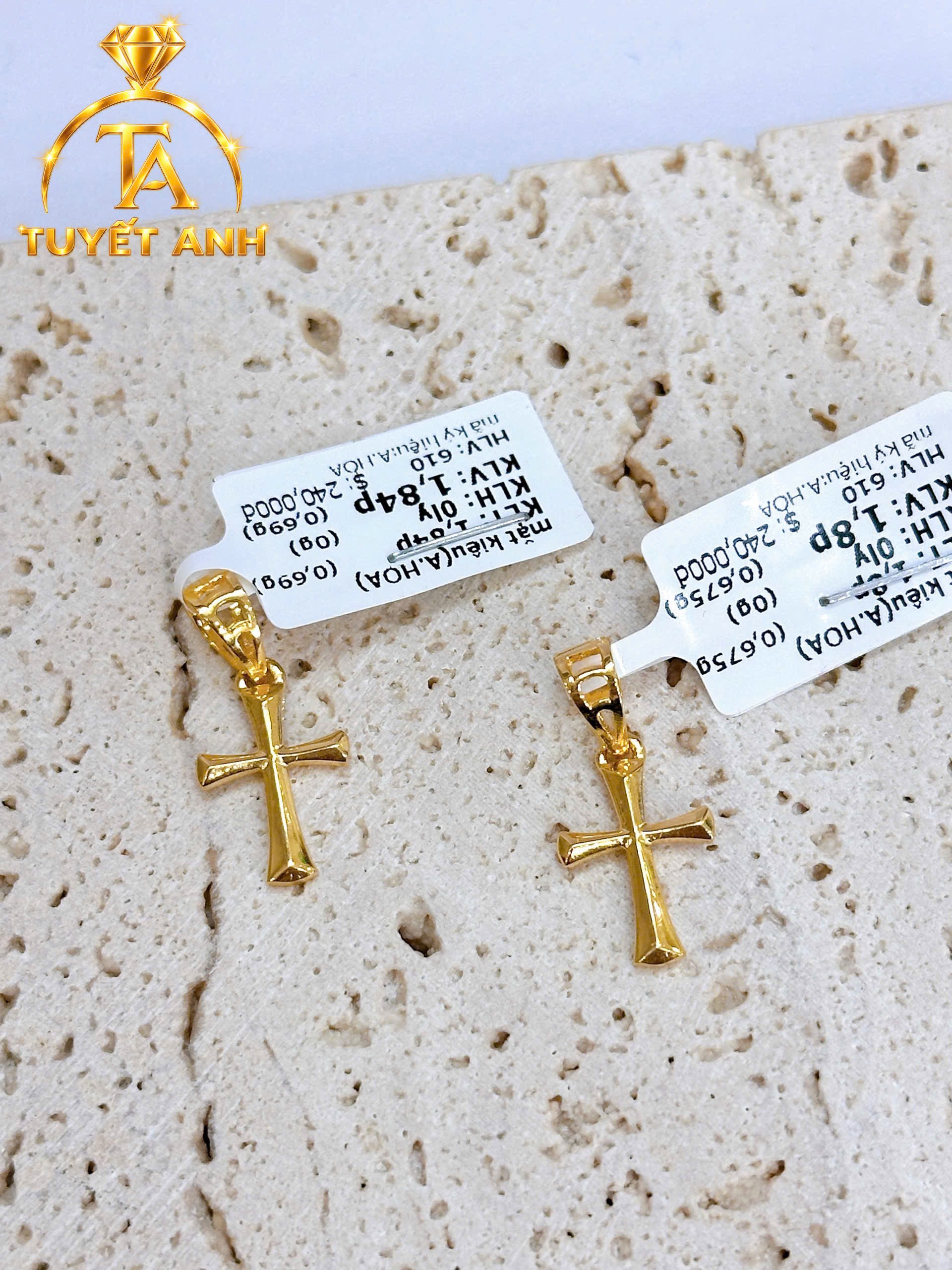 Mặt dây vàng 610